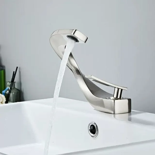 Brass Bathroom Basin Faucet Hot and Cold Water Washbasin Taps