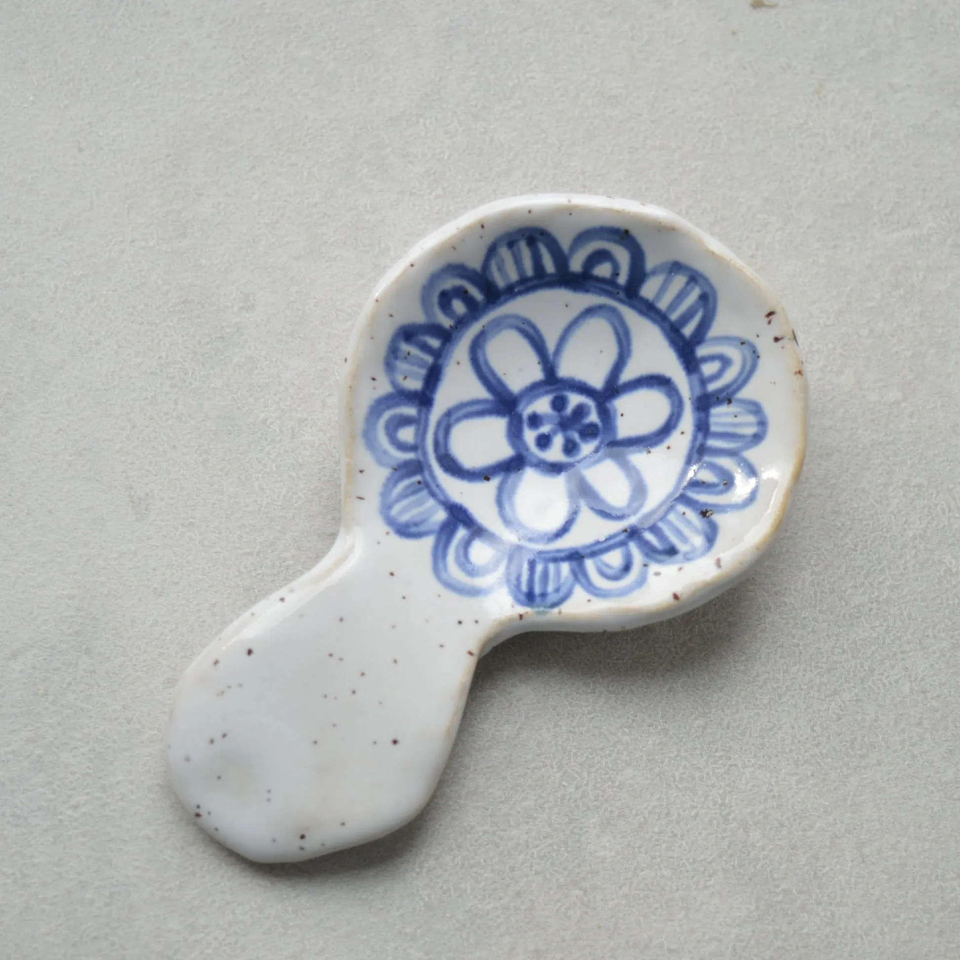 Ceramic scoop Nr. 4